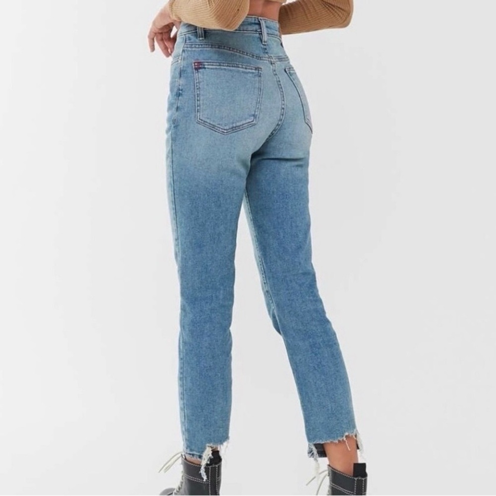 BDG Jeans Women’s 28 Light Blue Girlfriend High Rise Raw Hem LIKE NEW!